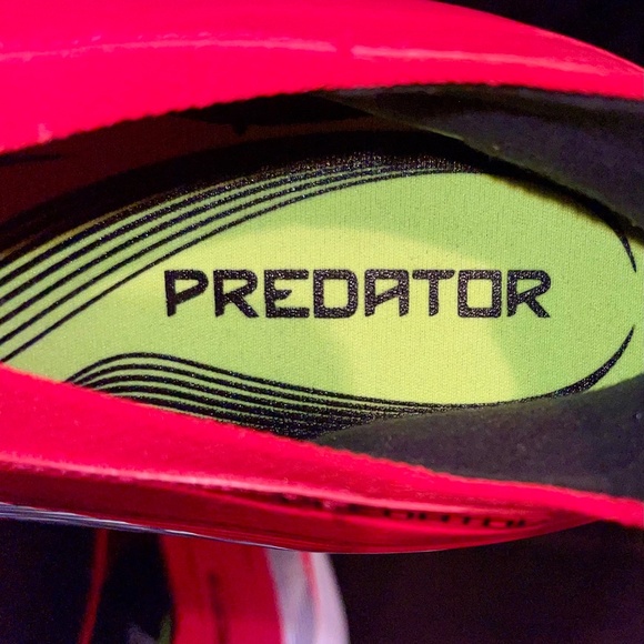 Adidas Predator Laceless Turf Shoes NWOT – Red (Men’s 9)
